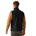 Black - Lifestyle - Regatta Mens Flux Softshell Gilet